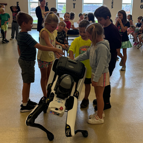 Winston the Robot Visits Buffalo Ridge Elementary